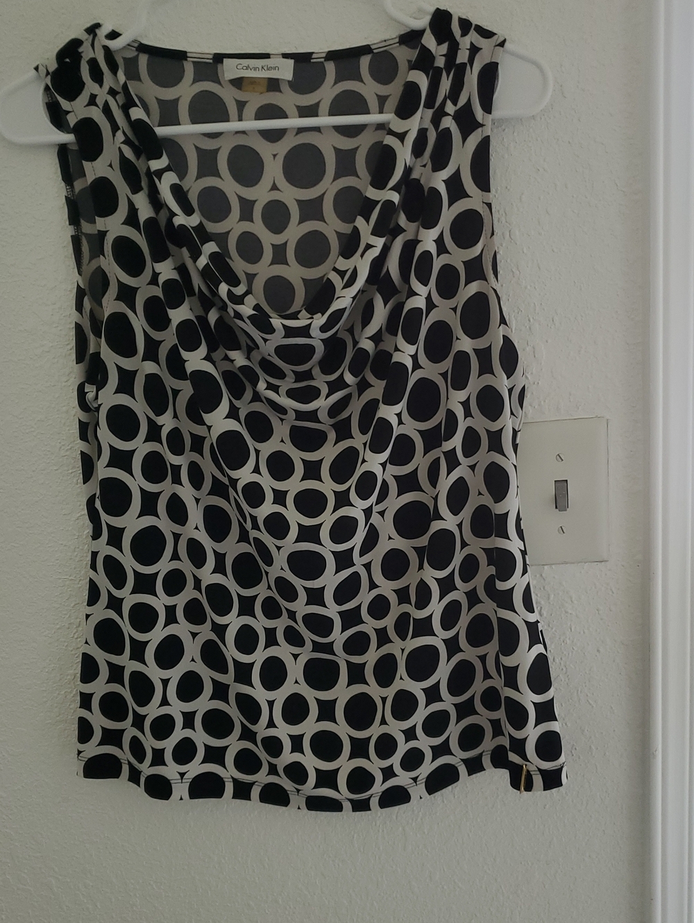 Calvin Klein Black and White Sleeveless Cowl-Neck Circle Print Top